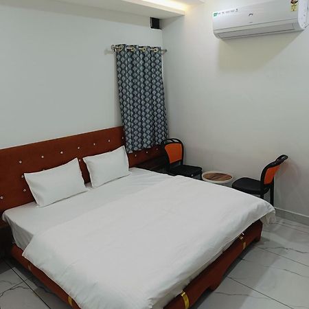 Hotel Shree Kedar Palace 乌贾因 外观 照片