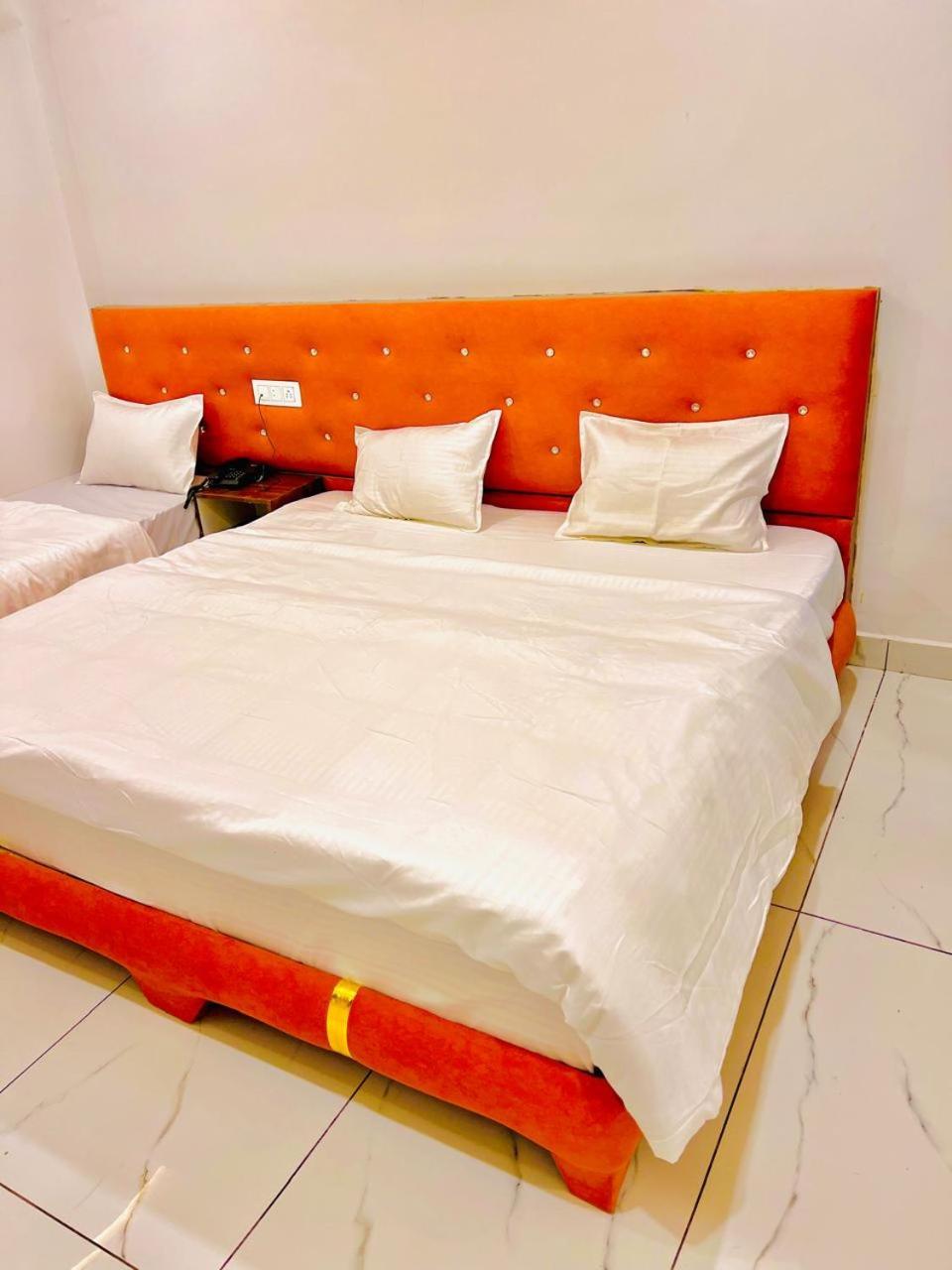 Hotel Shree Kedar Palace 乌贾因 外观 照片