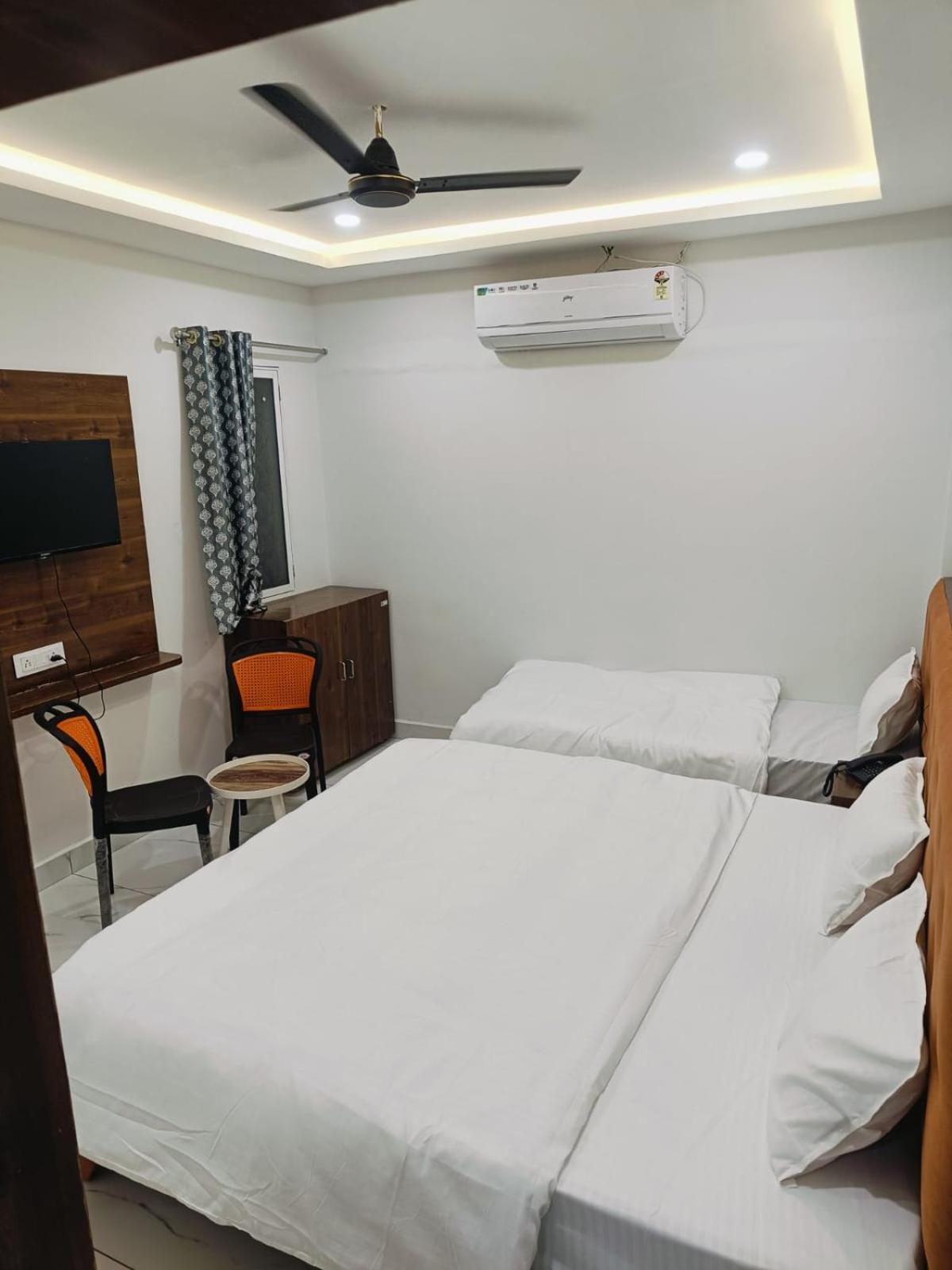 Hotel Shree Kedar Palace 乌贾因 外观 照片