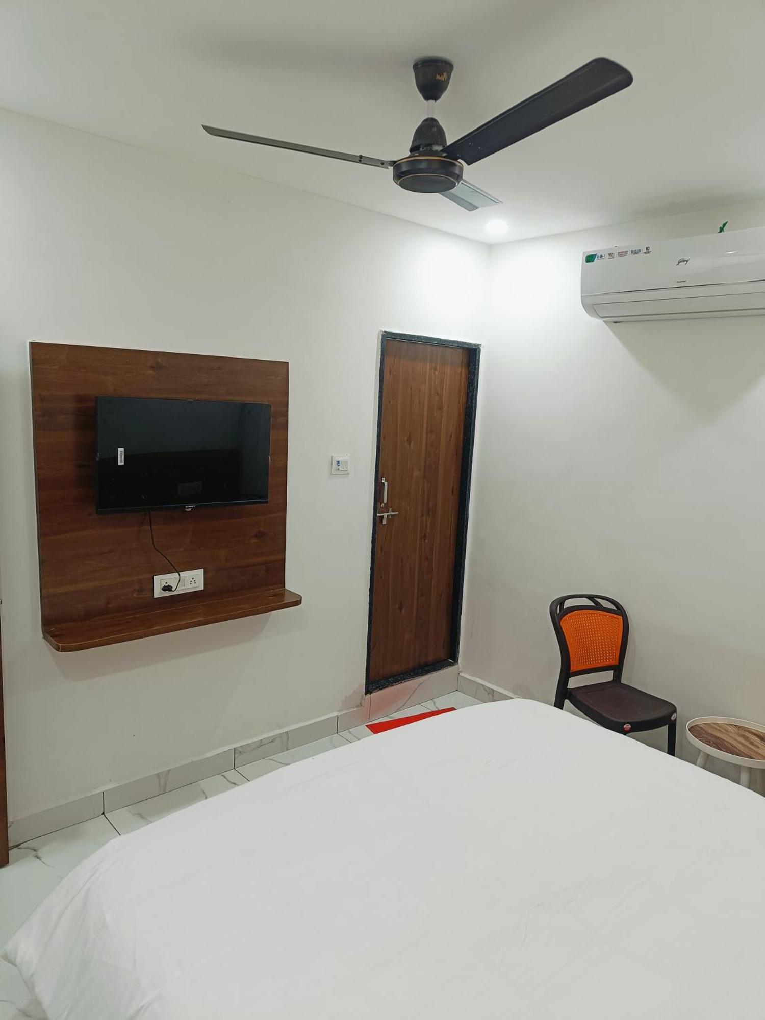 Hotel Shree Kedar Palace 乌贾因 外观 照片